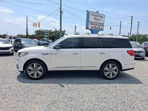 Used 2018 Lincoln Navigator Reserve w/ Technology Package AWD/4WD image 2