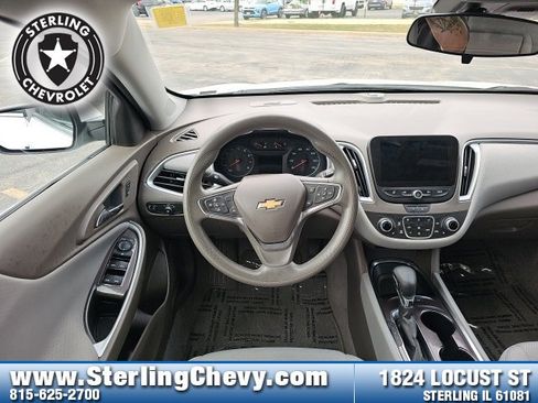Used 2024 Chevrolet Malibu LT image 25