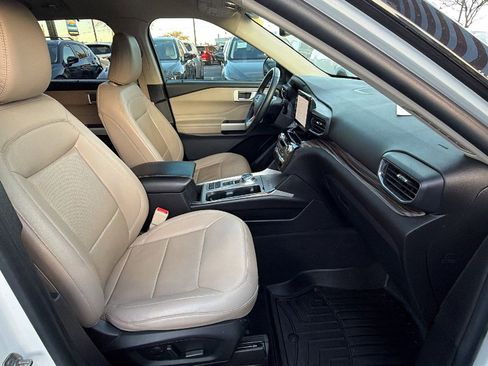 Used 2022 Ford Explorer Limited w/ Equipment Group 301A image 40