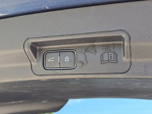 Used 2020 Ford Explorer XLT w/ Comfort Package AWD/4WD image 16