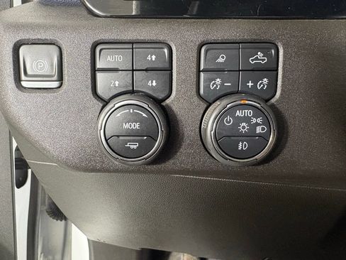 Used 2024 Chevrolet Silverado 3500 High Country w/ High Country Premium Package AWD/4WD image 32
