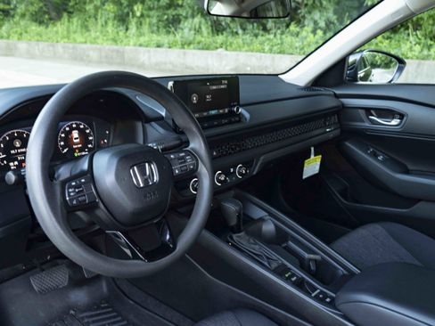 Used 2025 Honda Accord LX image 16