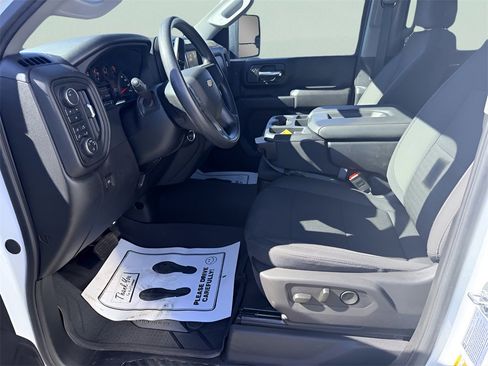 Used 2025 Chevrolet Silverado 2500 Custom w/ Custom Value Package image 15