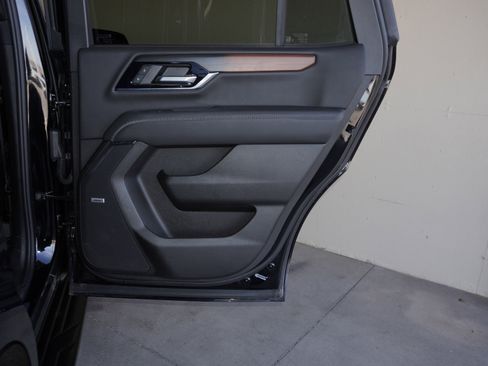 Used 2025 GMC Yukon Denali image 45