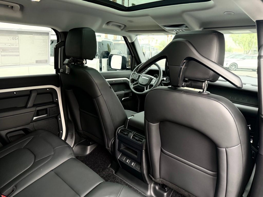 New 2026 Land Rover Defender 110 S AWD/4WD image 9