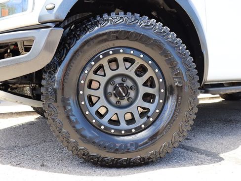Used 2019 Ford F150 Raptor w/ Equipment Group 802A Luxury AWD/4WD image 5
