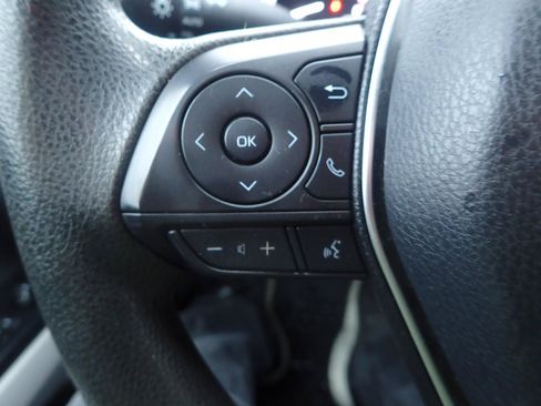 Used 2018 Toyota Camry LE FWD image 14