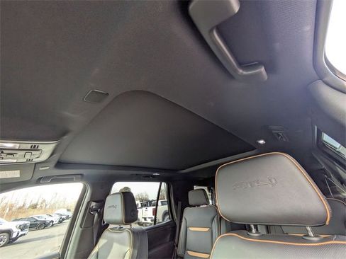 Used 2024 GMC Yukon AT4 image 28