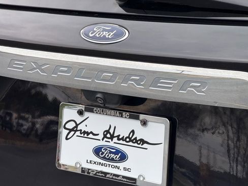 Certified 2022 Ford Explorer Limited w/ Limited Technology Package image 14