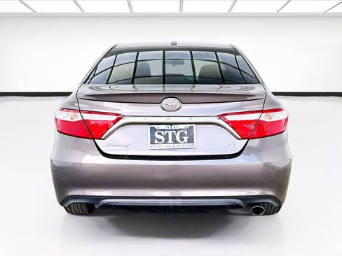 Used 2017 Toyota Camry SE FWD image 5