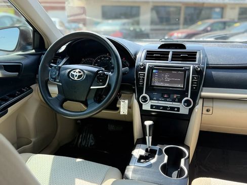 Used 2012 Toyota Camry LE image 29