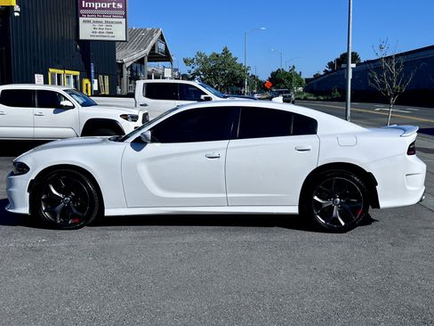 Used 2019 Dodge Charger GT image 9