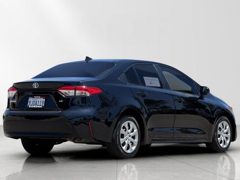 Used 2023 Toyota Corolla LE w/ Carpet Mat Package (TMS) FWD image 4