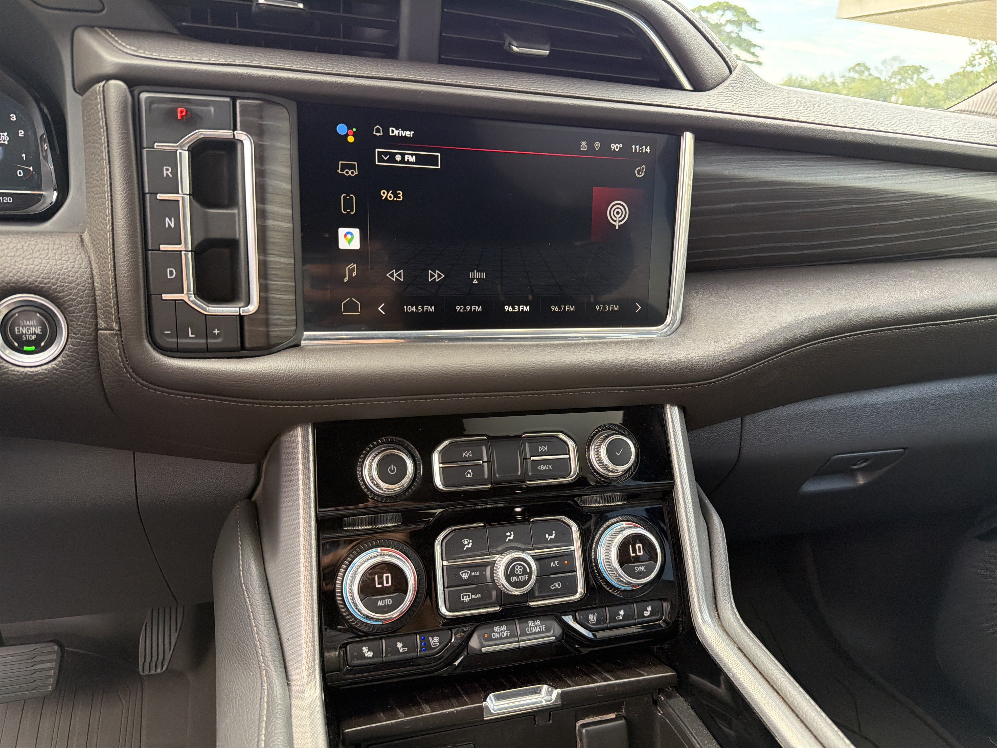 Used 2022 GMC Yukon XL Denali w/ Denali Premium Package AWD/4WD image 10