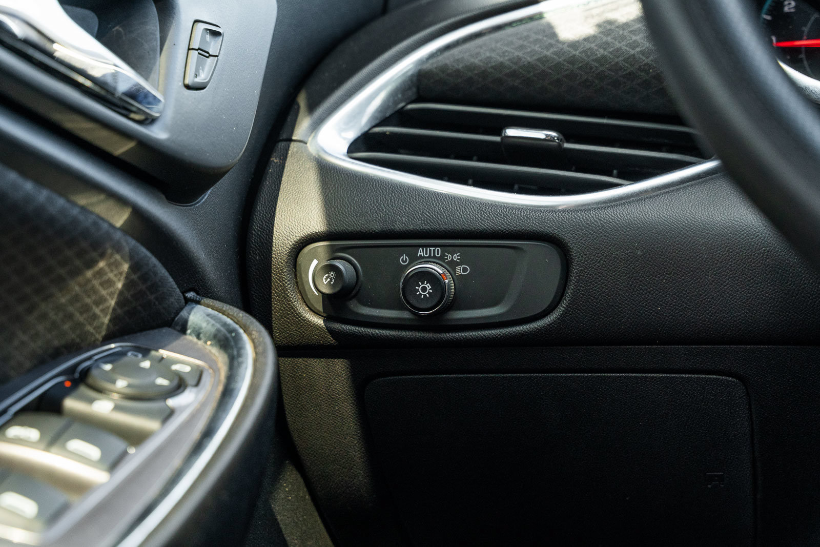 Used 2020 Chevrolet Malibu LT FWD image 26