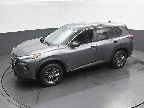 Used 2024 Nissan Rogue S AWD/4WD image 33