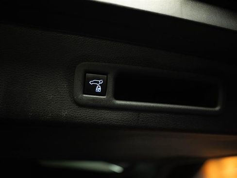 Used 2022 Toyota Sienna XLE w/ XLE Plus Package AWD/4WD image 8