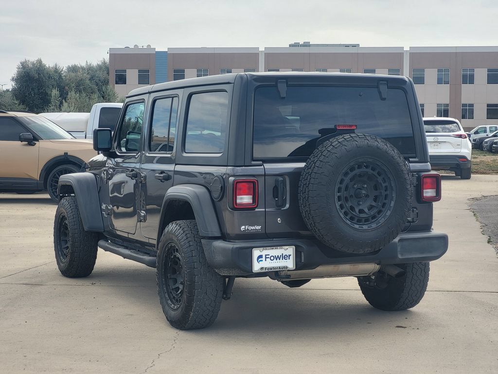 Used 2018 Jeep Wrangler Unlimited Sport AWD/4WD image 3