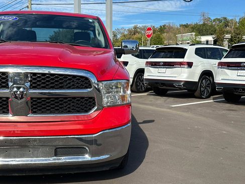 Used 2022 RAM 1500 Classic SLT image 9