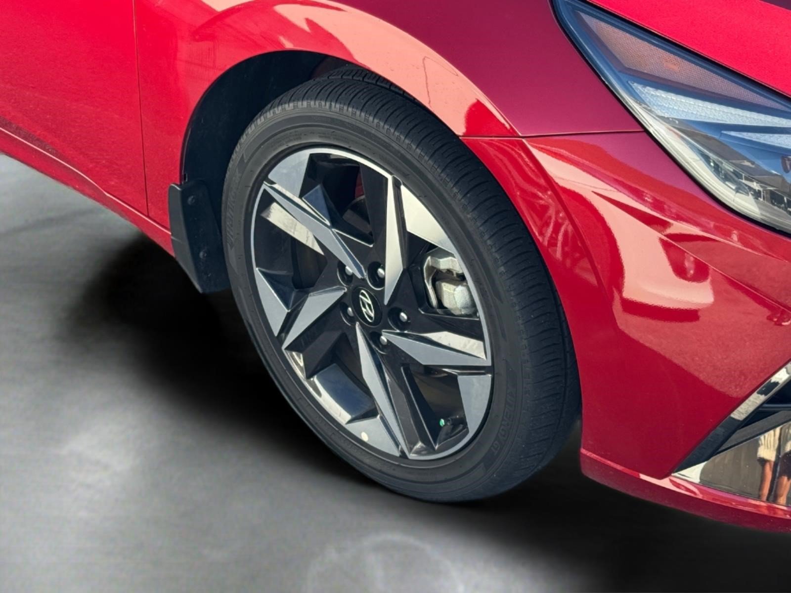 Used 2023 Hyundai Elantra Limited FWD image 10