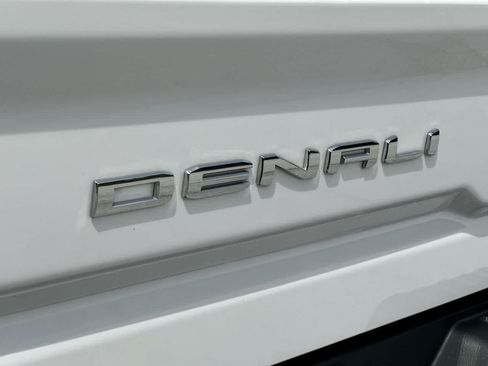 Used 2024 GMC Sierra 2500 Denali Ultimate AWD/4WD image 19