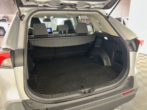 Used 2025 Toyota RAV4 XLE AWD/4WD image 26