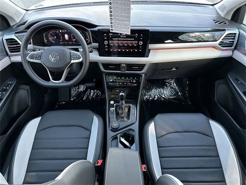 New 2025 Volkswagen Taos SEL image 20