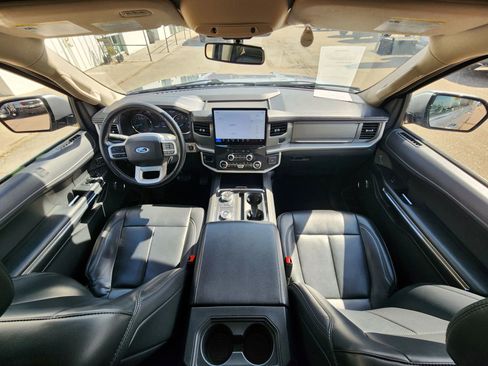 Used 2024 Ford Expedition Max XLT image 18