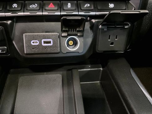 Used 2020 Chevrolet Silverado 1500 High Country w/ Technology Package image 26