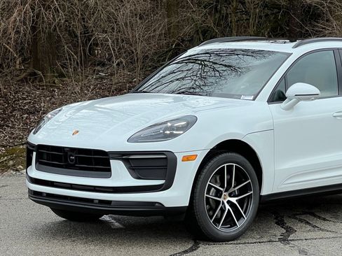 New 2026 Porsche Macan image 11