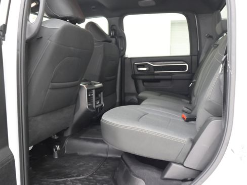 Used 2024 RAM 2500 Big Horn w/ Night Edition AWD/4WD image 9