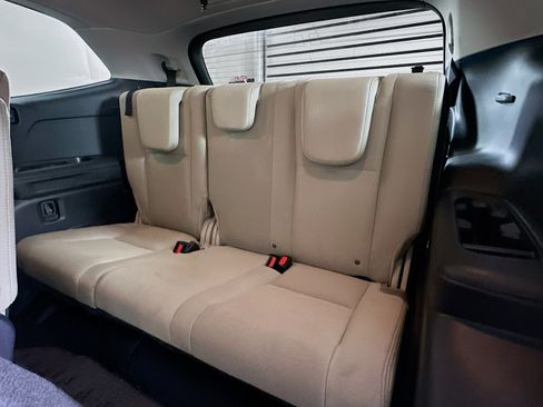 Used 2024 Subaru Ascent Premium w/ Convenience Package image 28