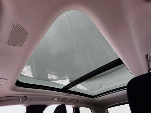 Used 2023 Volvo XC60 B5 Core image 4