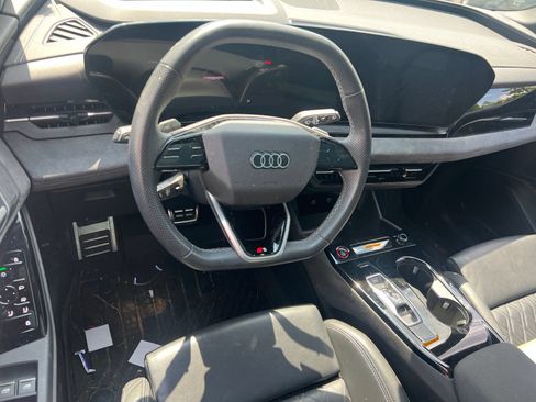 Used 2025 Audi SQ6 e-tron Premium Plus w/ Premium Plus AWD/4WD image 15