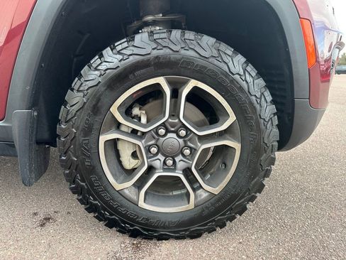 Used 2022 Jeep Grand Cherokee Trailhawk w/ Luxury Tech Group III image 40