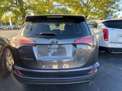 Used 2018 Toyota RAV4 LE w/ All Weather Liner Package image 4