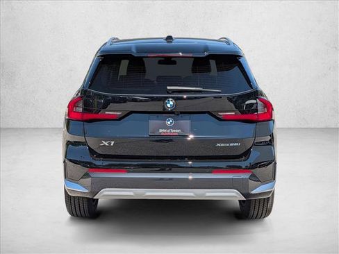 New 2026 BMW X1 xDrive28i AWD/4WD image 8