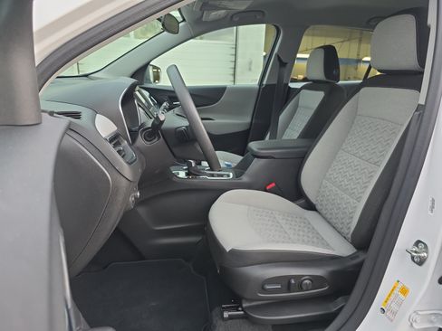 Used 2024 Chevrolet Equinox LS w/ Driver Confidence II Package AWD/4WD image 11