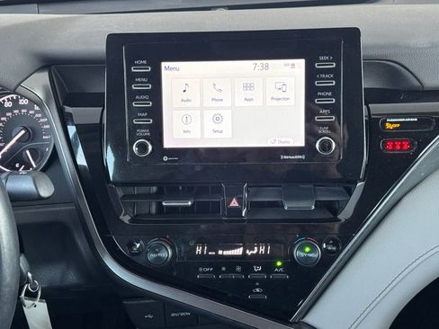 Used 2023 Toyota Camry SE image 29