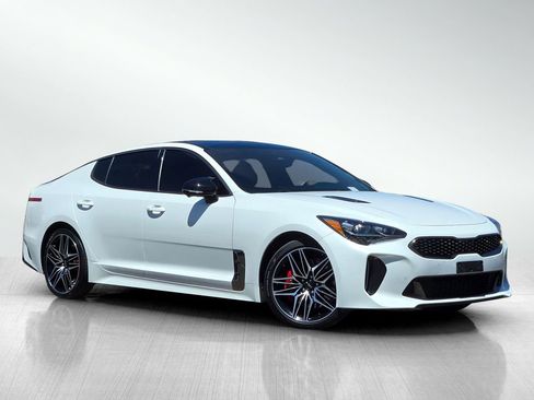 Used 2022 Kia Stinger GT2 RWD image 2
