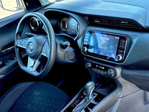 Used 2021 Nissan Kicks SV image 27