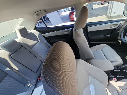 Used 2016 Toyota Corolla LE FWD image 13