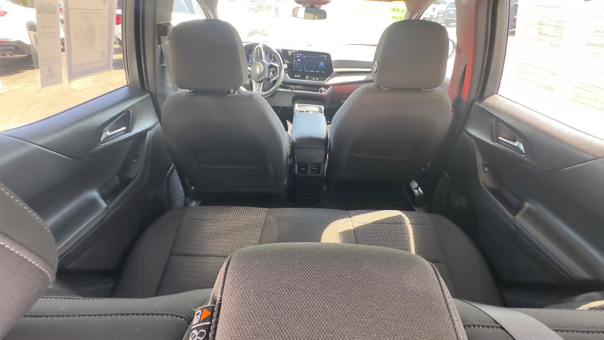 Used 2026 Chevrolet Equinox LT FWD image 5
