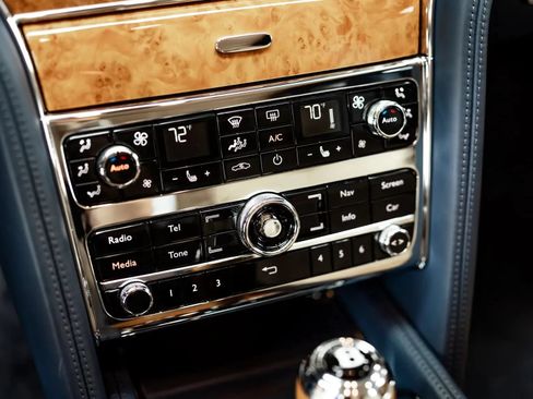 Used 2011 Bentley Mulsanne RWD image 27