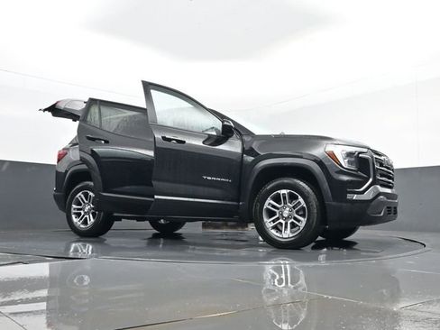 Used 2025 GMC Terrain Elevation AWD/4WD image 32