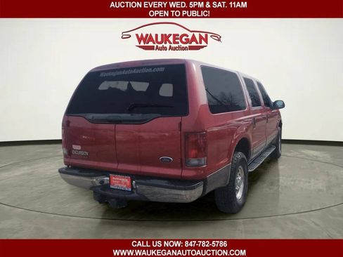 Used 2005 Ford Excursion XLT AWD/4WD image 4