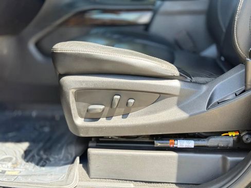 Used 2020 Chevrolet Suburban LT AWD/4WD image 11
