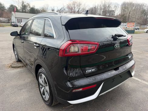 Used 2019 Kia Niro EX image 10