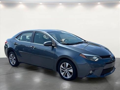 Used 2015 Toyota Corolla LE FWD image 2