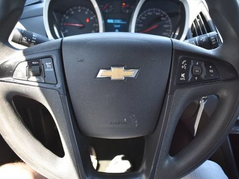 Used 2017 Chevrolet Equinox LS FWD image 20